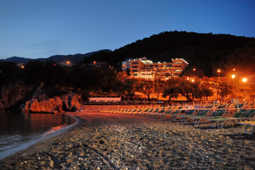 Apartments Rino Lux Sveti Stefan Exterior foto